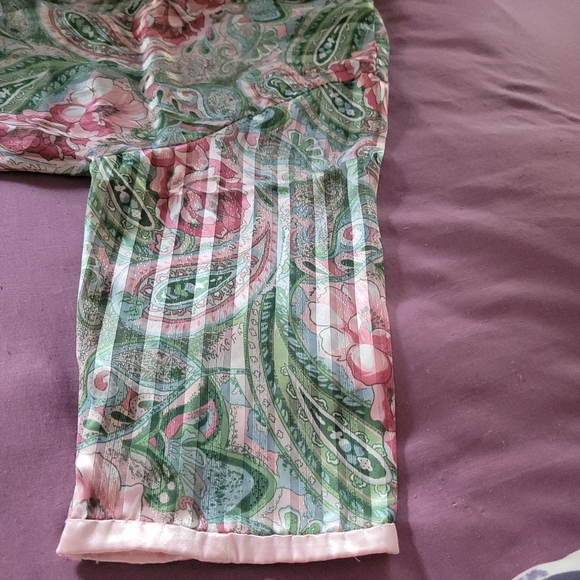 Size Small NWOT Victoria's Secret Pink and Green Patterned Loungewear - Picture 8 of 9